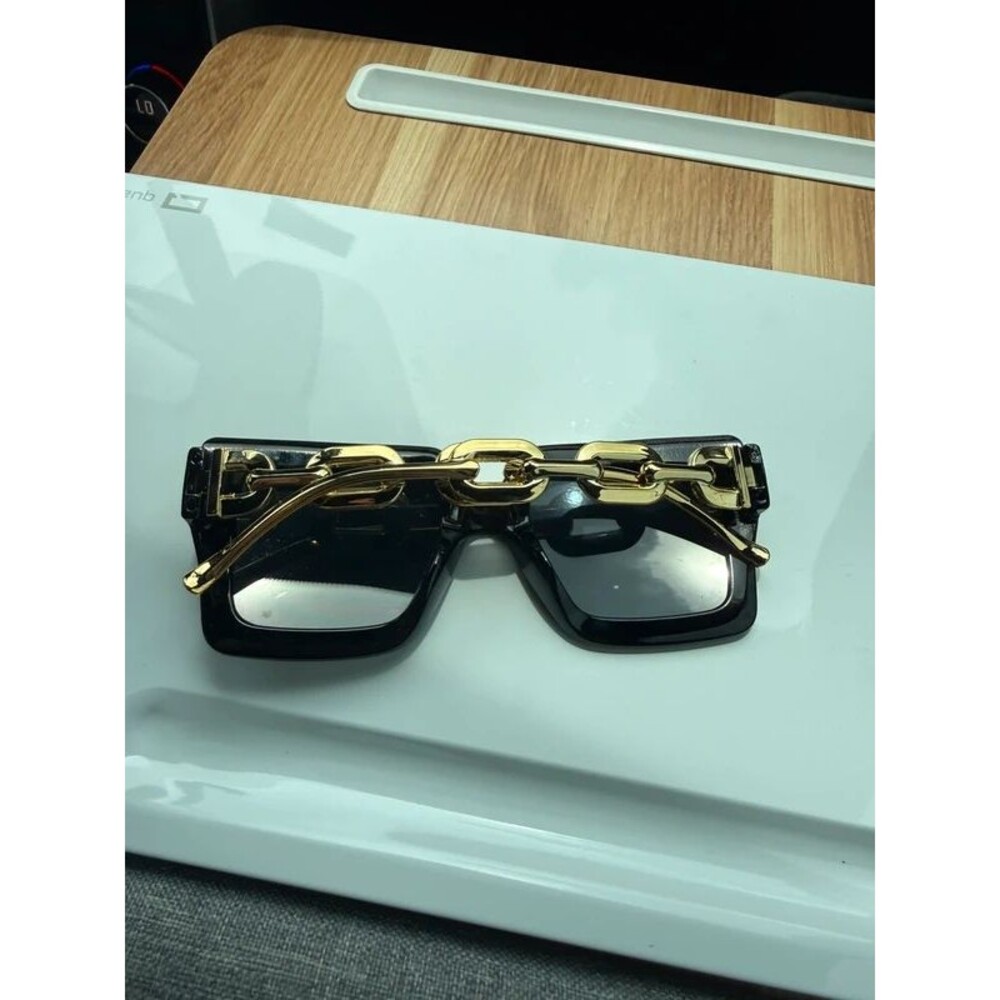 sunglasses - Picture 3 of 4